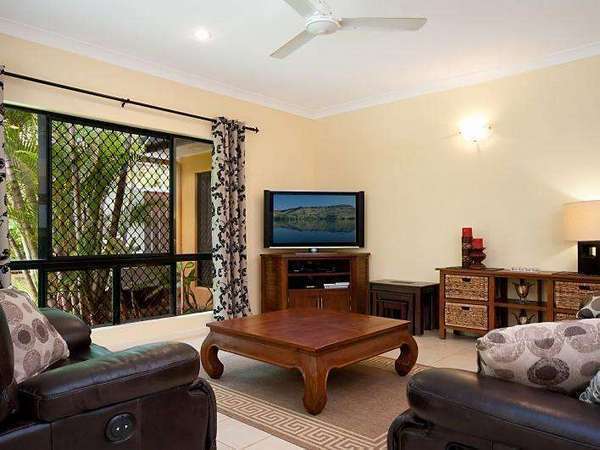 17 William Hickey Street, Redlynch - Thumbnail 3