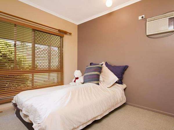 25 Sherwood Close, Brinsmead - Thumbnail 7