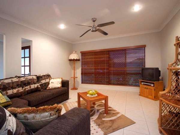 13 Finchley Close, Redlynch - Thumbnail 4