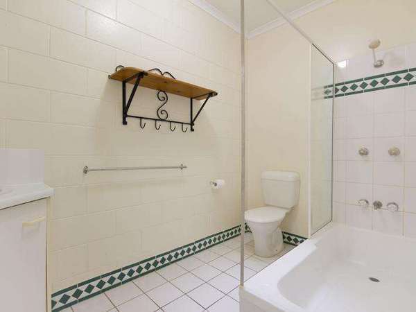 4/3 Tenni Street, Redlynch - Thumbnail 8