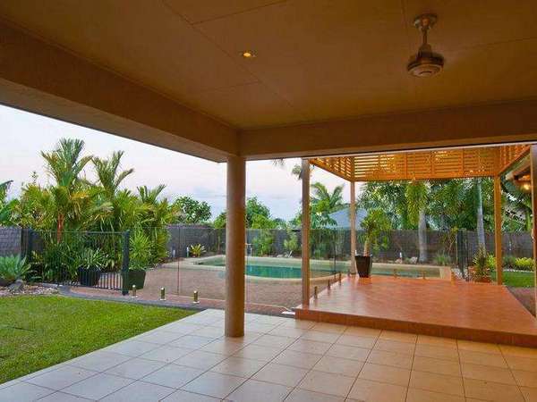 7 Finchley Close, Redlynch - Thumbnail 3