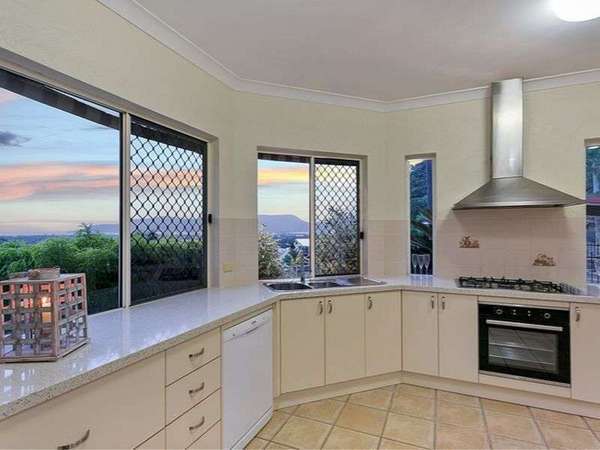 27 Rosemont Ct, Mooroobool - Thumbnail 5