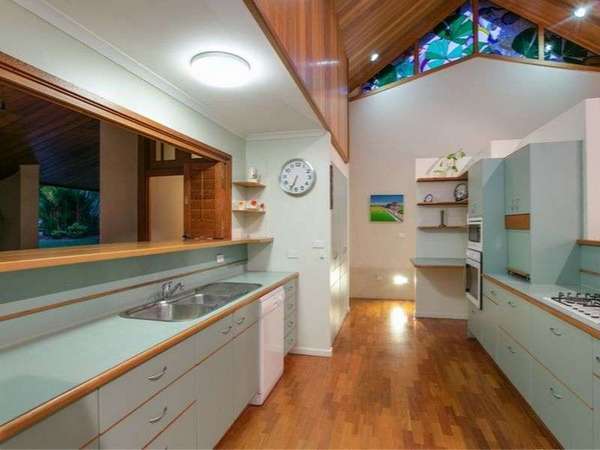 10 Morris St, Freshwater - Thumbnail 4