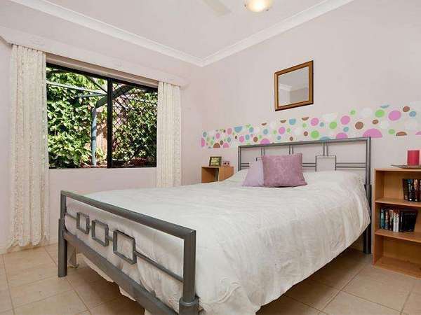 17 William Hickey Street, Redlynch - Thumbnail 7