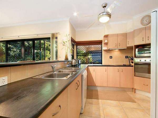 22 Playford Close, Brinsmead - Thumbnail 6