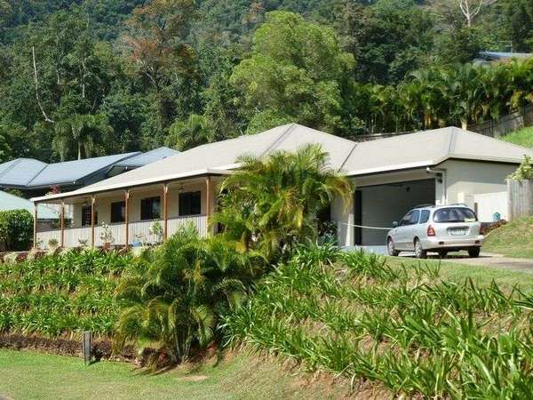 33 Jak Gee Street, Redlynch - Image 1