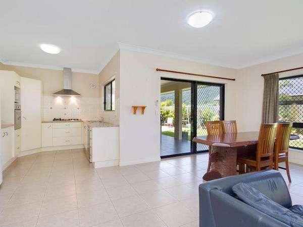 3 Bromell Close, Redlynch - Thumbnail 7