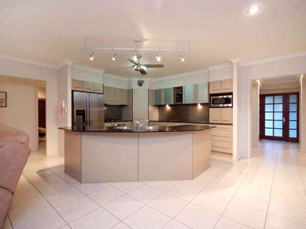 13 Finchley Close, Redlynch - Thumbnail 3