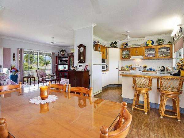 1 Caneland Court, Redlynch - Thumbnail 3