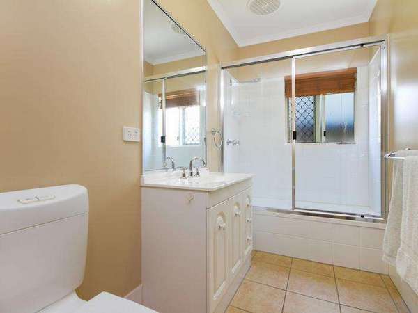 25 Sherwood Close, Brinsmead - Thumbnail 8