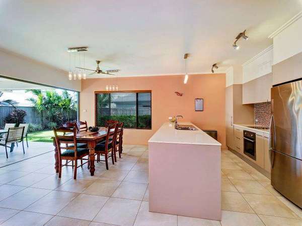 11 Raffles Ave, Redlynch - Thumbnail 4