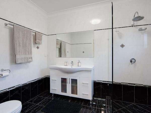 36 Michaelangelo Drive, Redlynch - Thumbnail 3