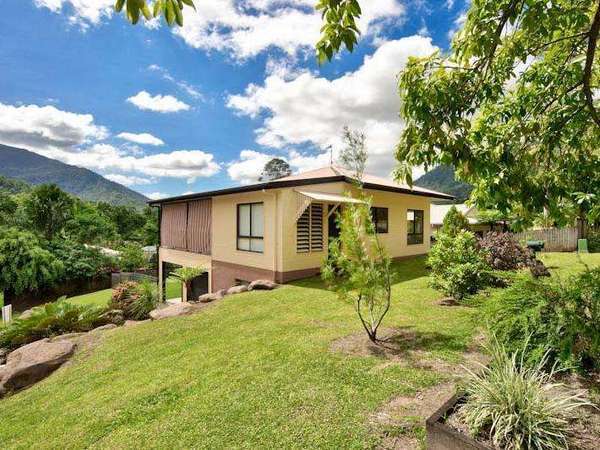 12 Ben Bolt Close, Redlynch - Thumbnail 2
