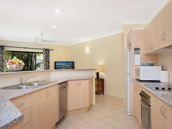 17 William Hickey Street, Redlynch - Thumbnail 2