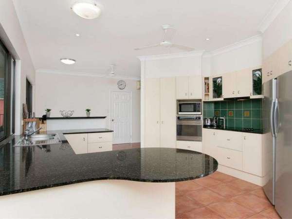 29-31 Runnymede Av, Redlynch - Thumbnail 3