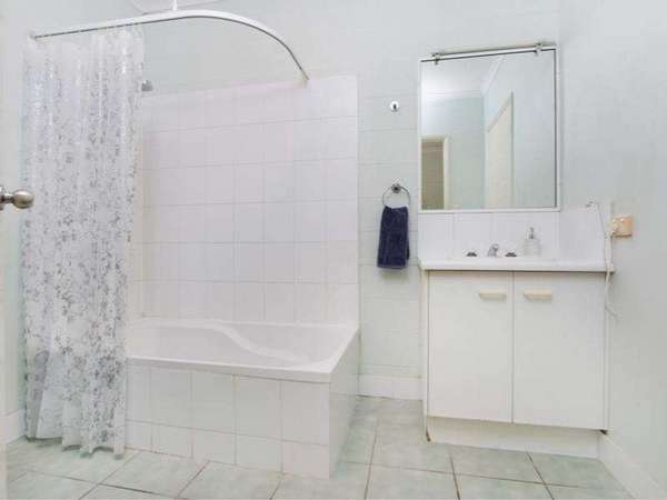 6/8 Short St, Redlynch - Thumbnail 8