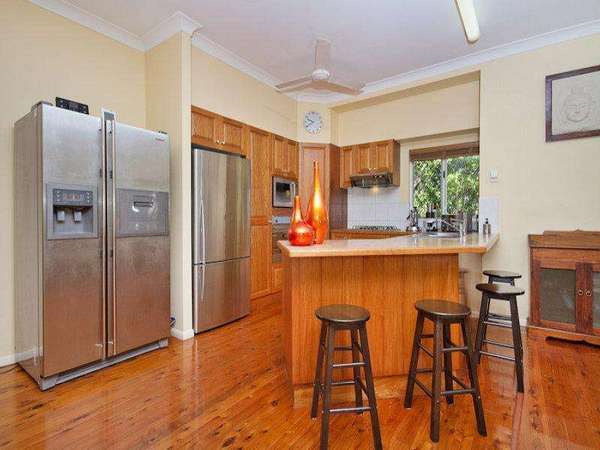 23 Peakviews Close, Redlynch - Thumbnail 2