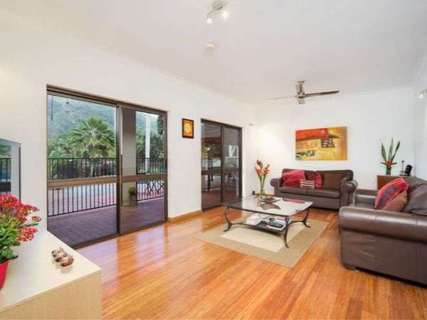 28 Jade Crescent, Caravonica - Thumbnail 2