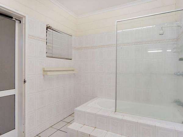 45 Loridan Drive, Brinsmead - Thumbnail 8