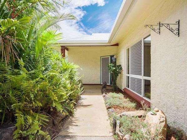 9 Damson Drive, Redlynch - Thumbnail 2