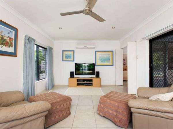 20 Tyrconnell Street, Redlynch - Thumbnail 8