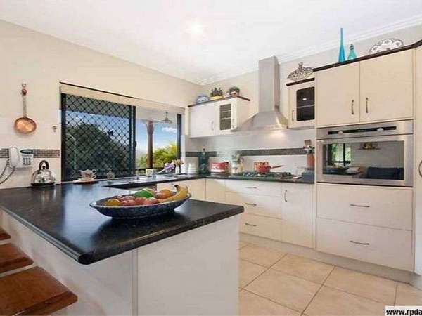 33 Jak Gee Street, Redlynch - Thumbnail 3