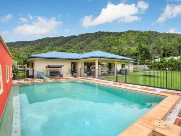 54 Runnymede Ave, Redlynch - Thumbnail 2