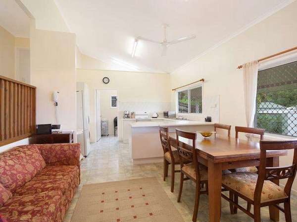 10 Eugenia, Redlynch - Thumbnail 2