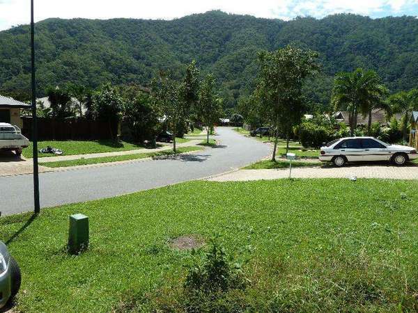 21 William Hickey Street, Redlynch - Thumbnail 2
