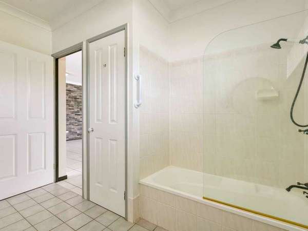 12/21-25 Givens Street, Westcourt - Thumbnail 5