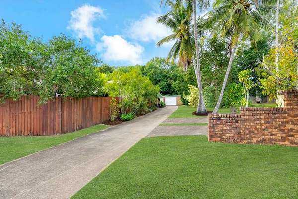2/16 Baronia Crescent, Holloways Beach - Thumbnail 3