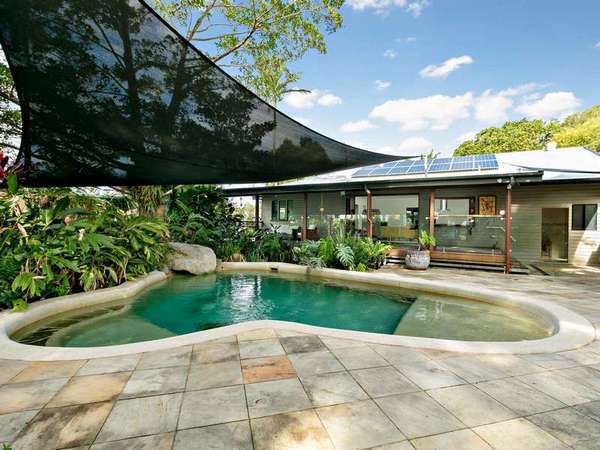 10 Dalgety Street, Stratford - Image 1