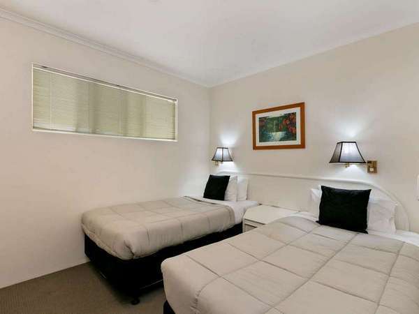 239/305-341 Coral Coast Drive, Palm Cove - Thumbnail 6