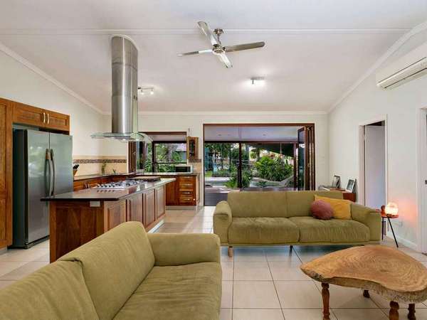 10 Dalgety Street, Stratford - Thumbnail 2