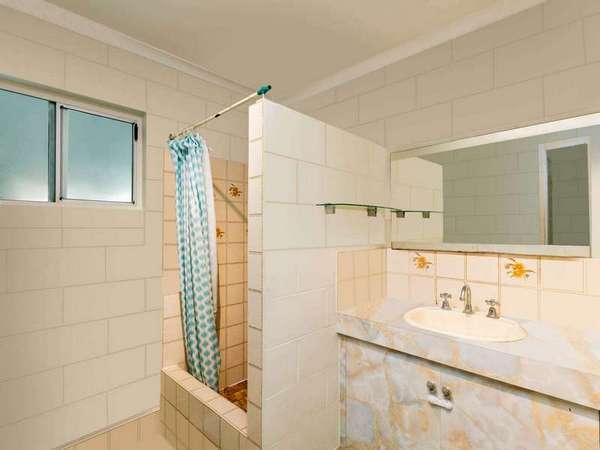 18 Moonah Street, Holloways Beach - Thumbnail 5