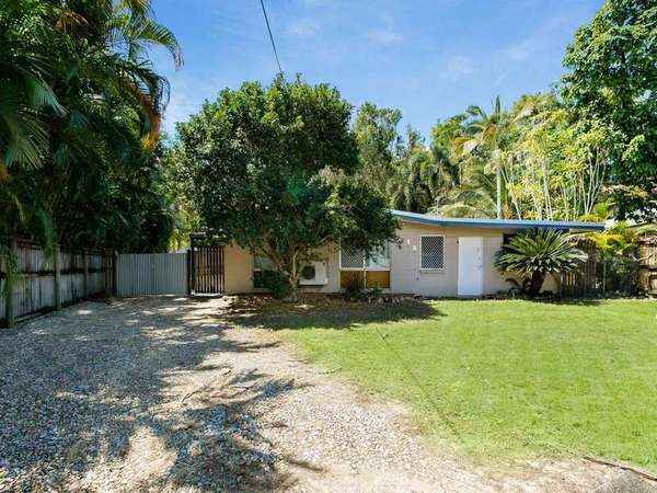 18 Moonah Street, Holloways Beach - Image 1