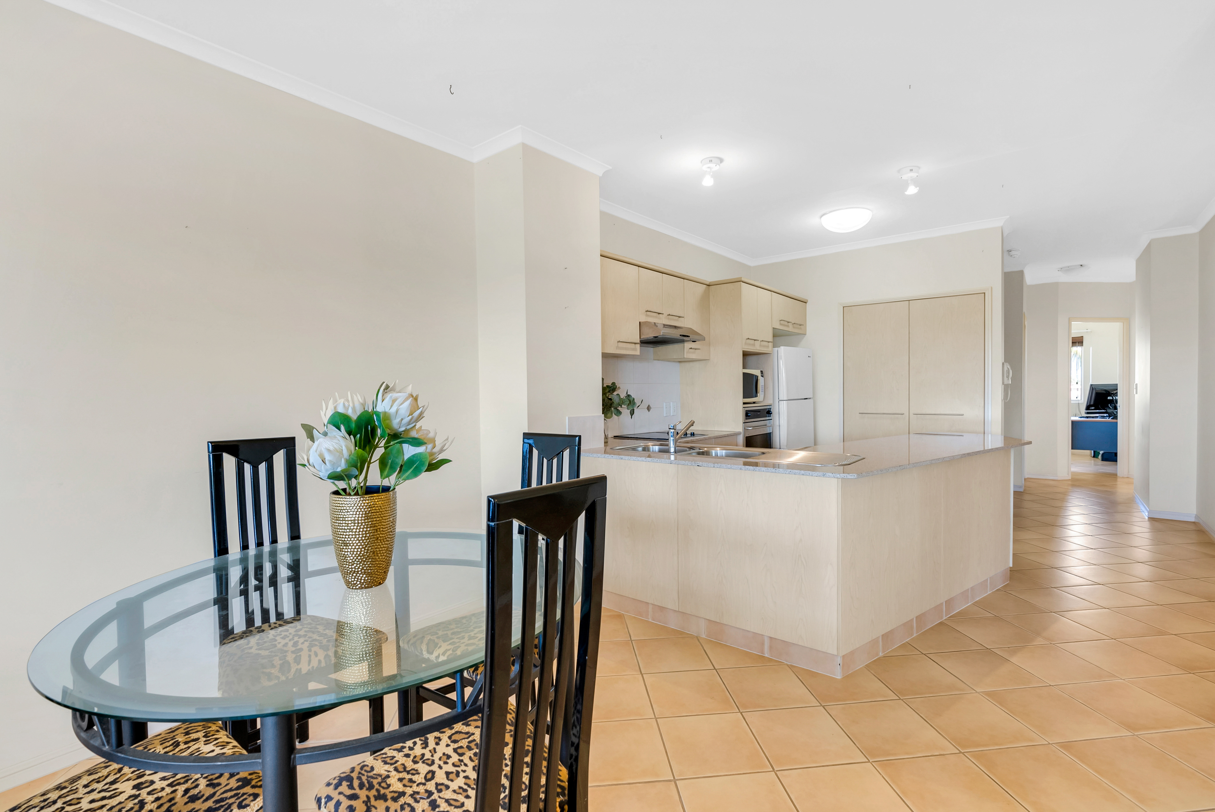 42/275 Esplanade, Cairns North - Thumbnail 3