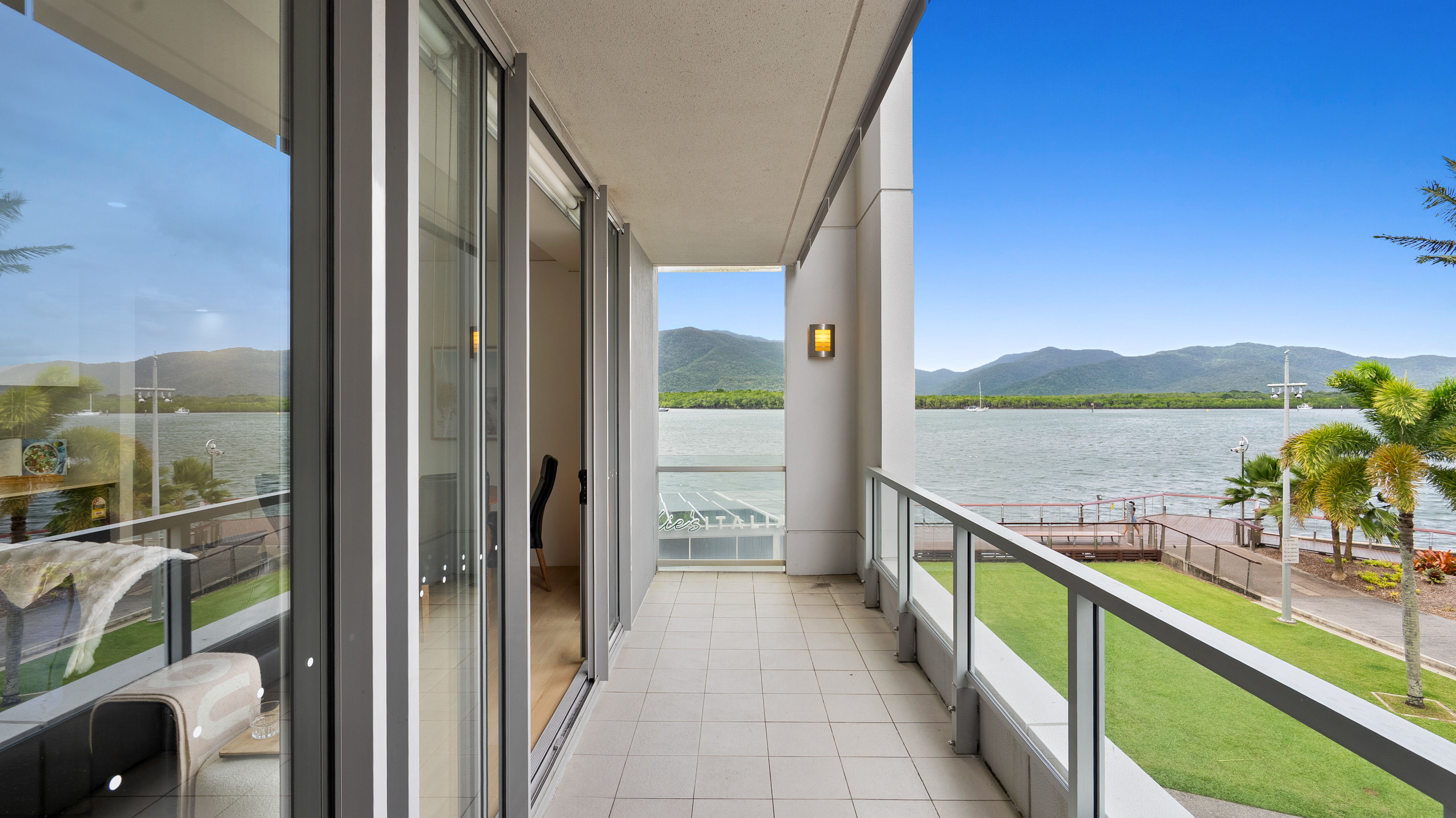 213/1 Marlin Pde, Cairns City - Thumbnail 2