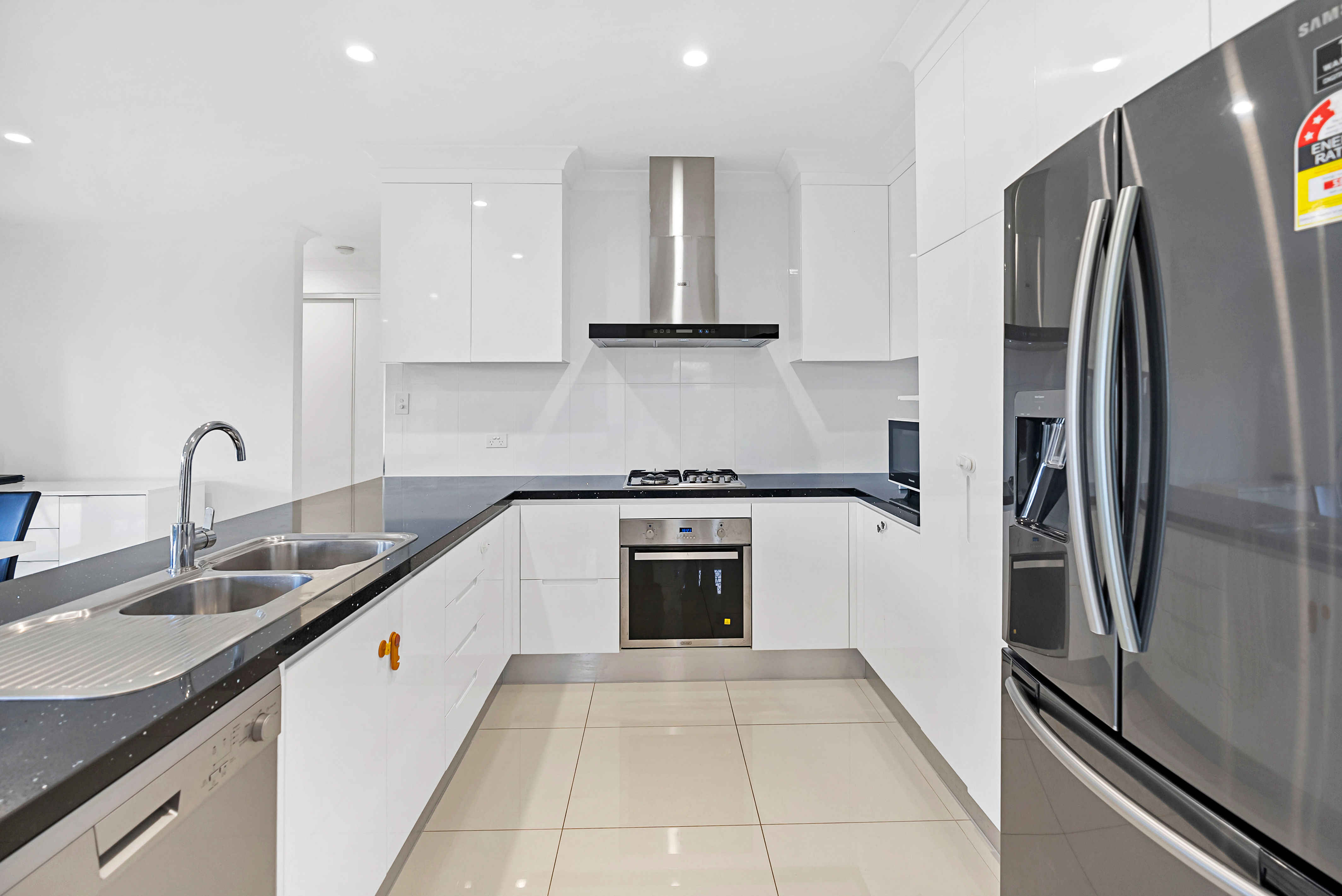 44 Slipper Street, Edmonton - Thumbnail 5
