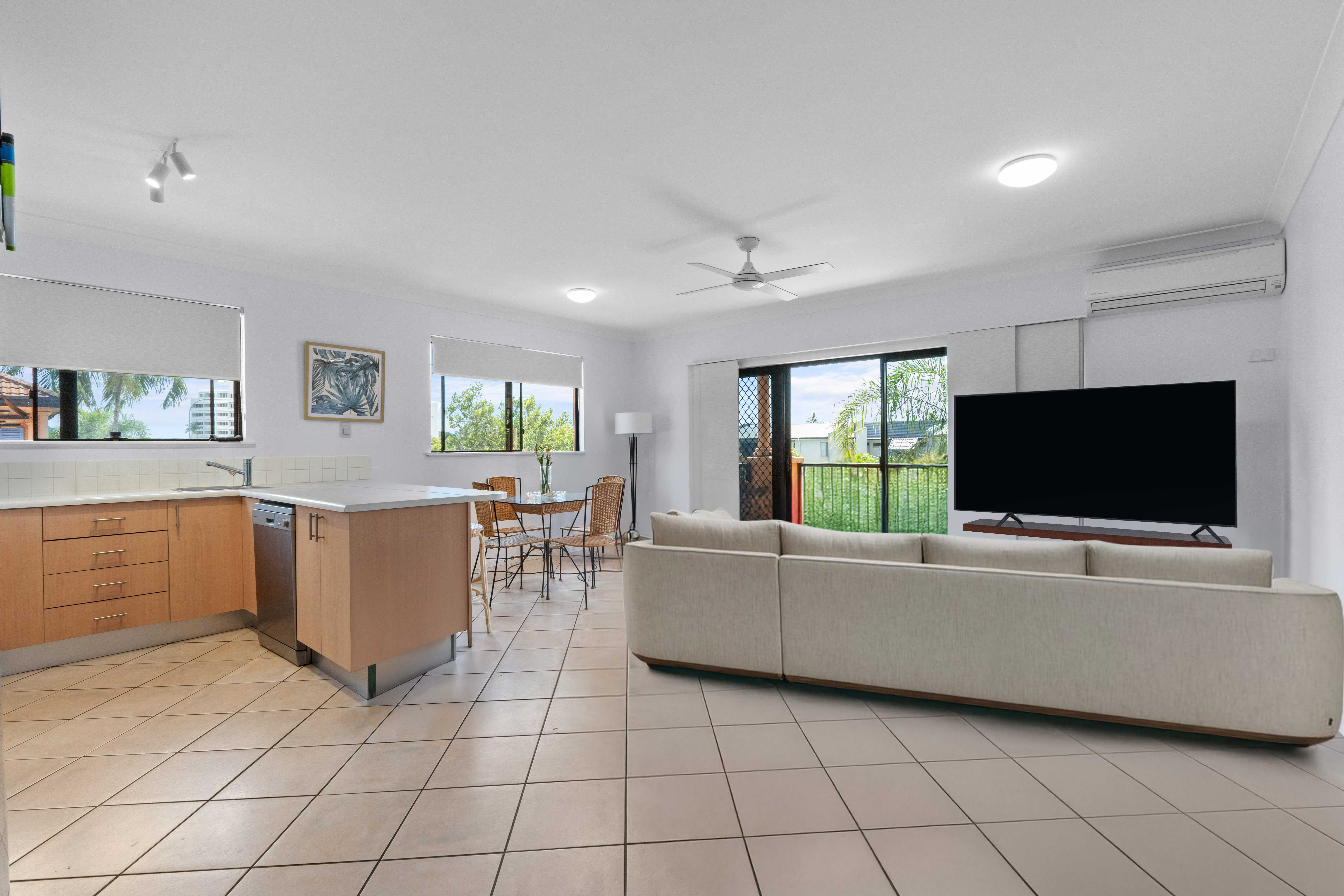 18/253-255 Lake St, Cairns North - Thumbnail 4