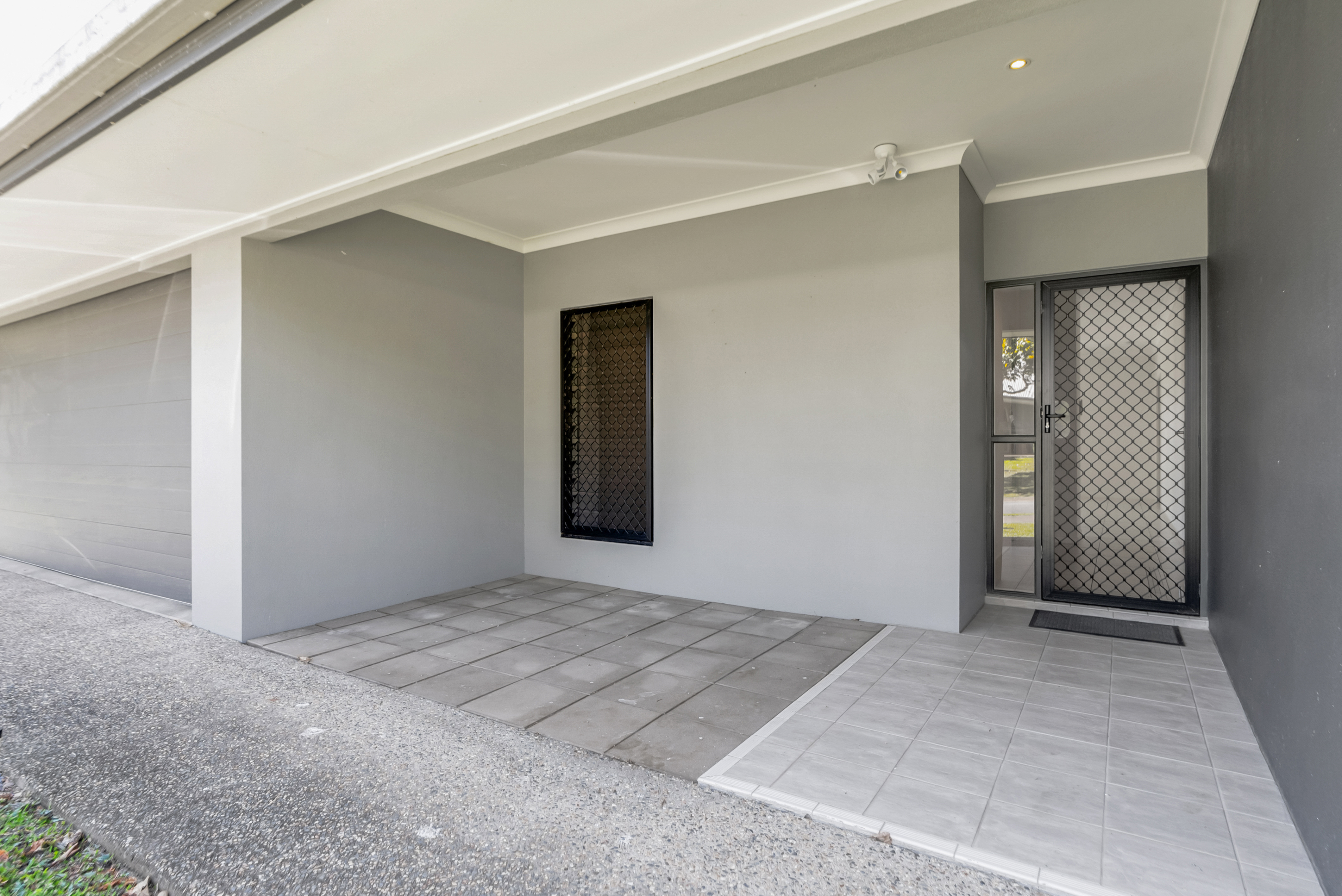 3 Baldwin Close, White Rock - Thumbnail 2