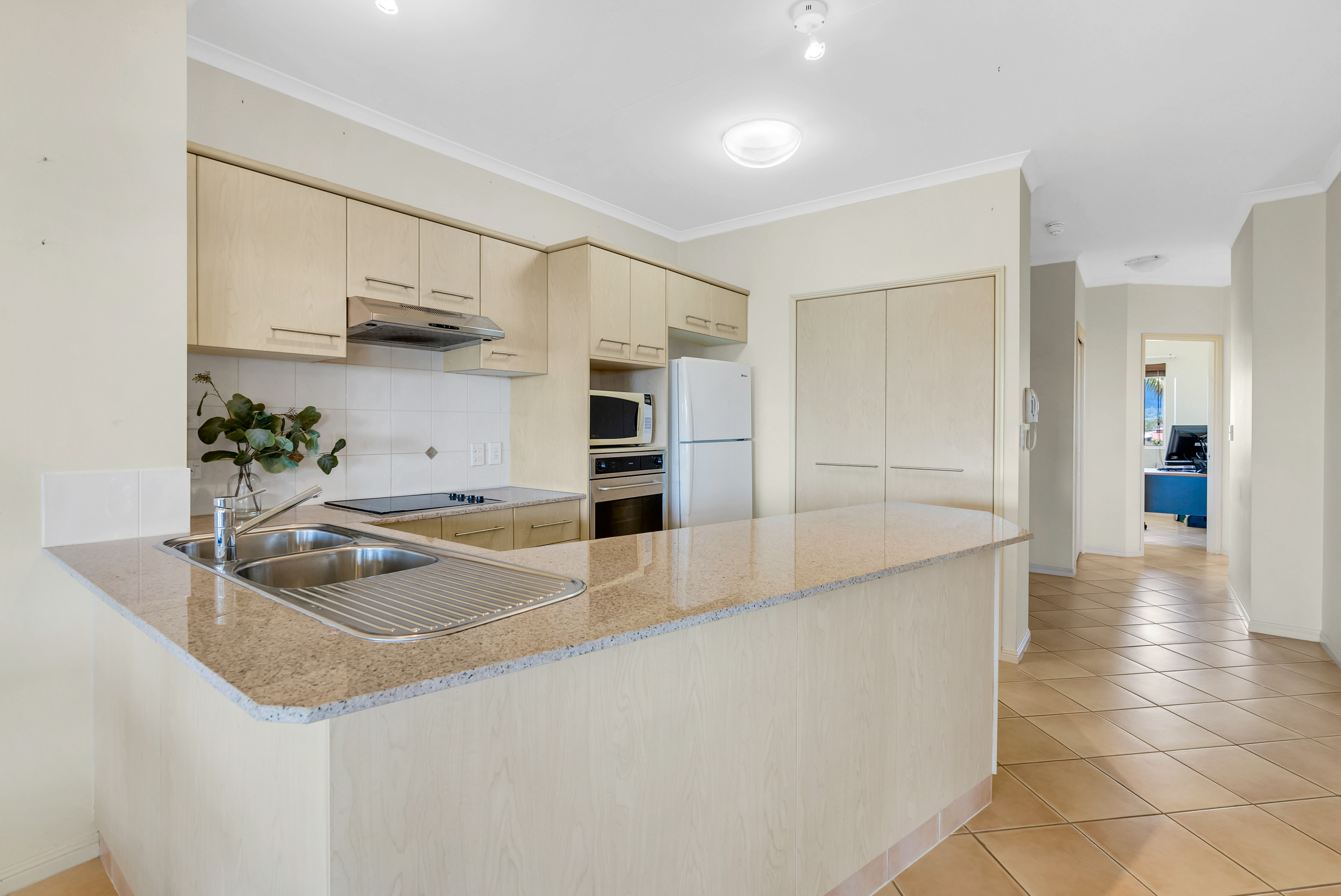 42/275 Esplanade, Cairns North - Thumbnail 7
