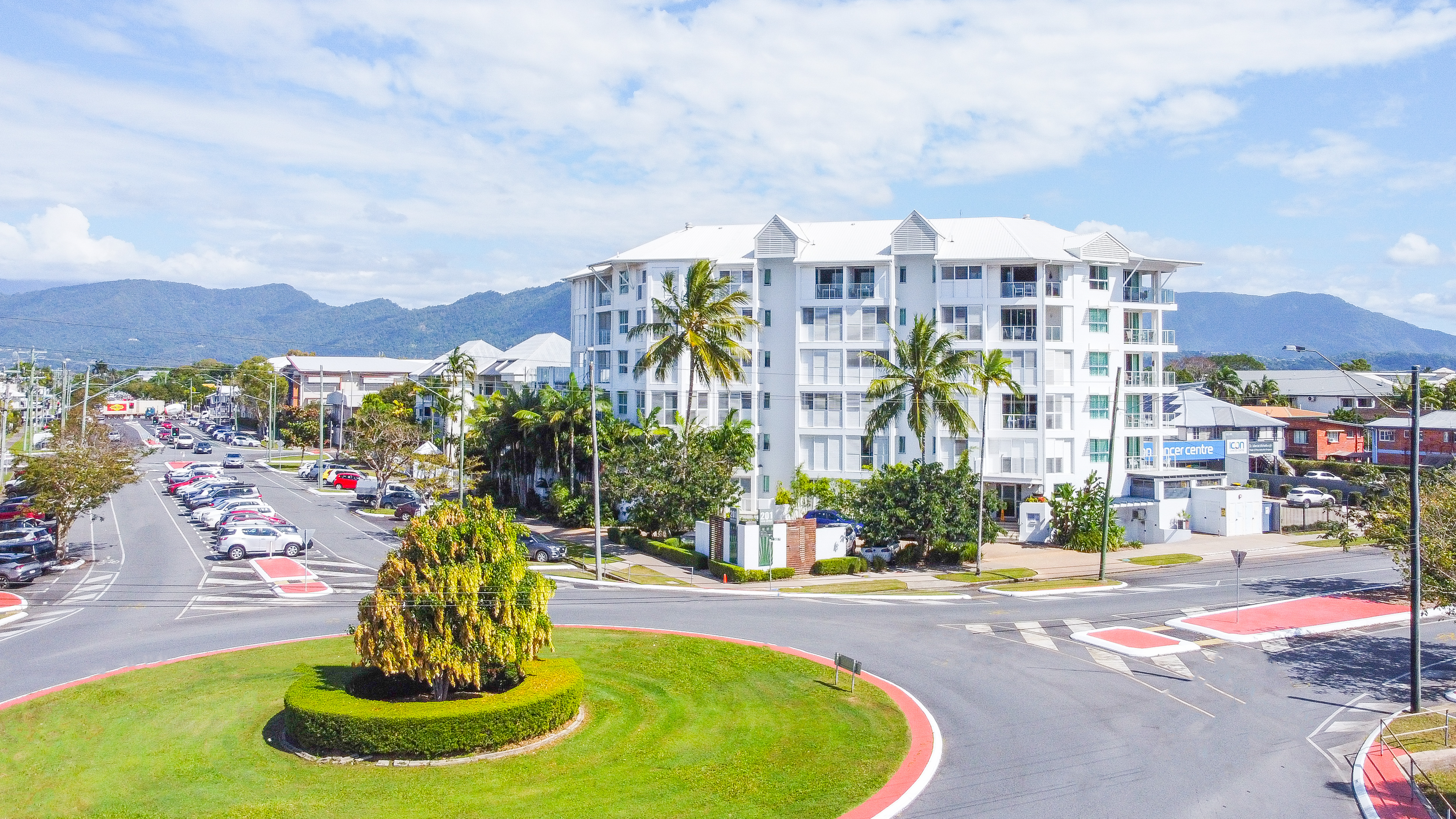 4/201 Lake St, Cairns North - Thumbnail 3