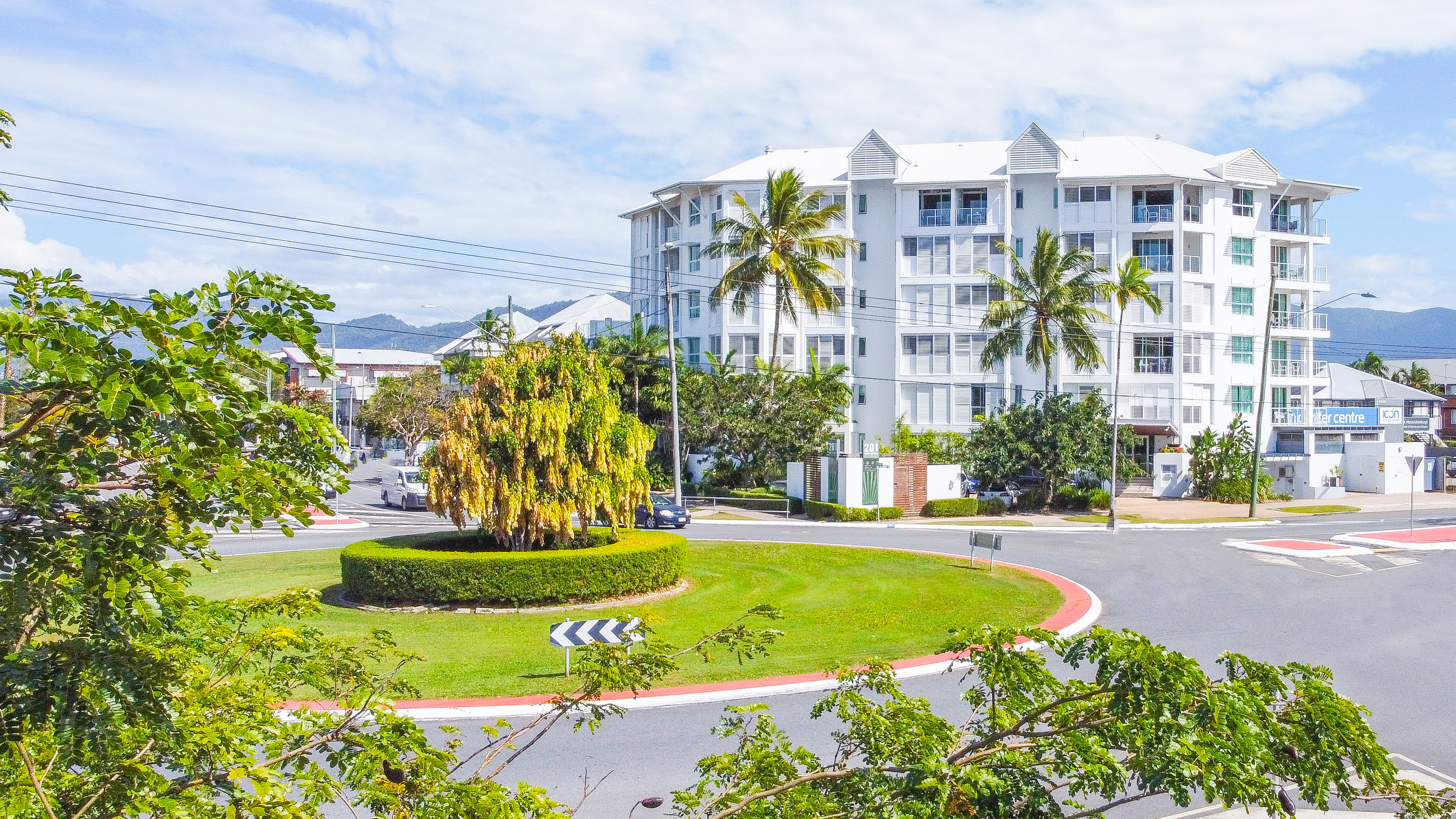 2/201 Lake St, Cairns North - Thumbnail 8