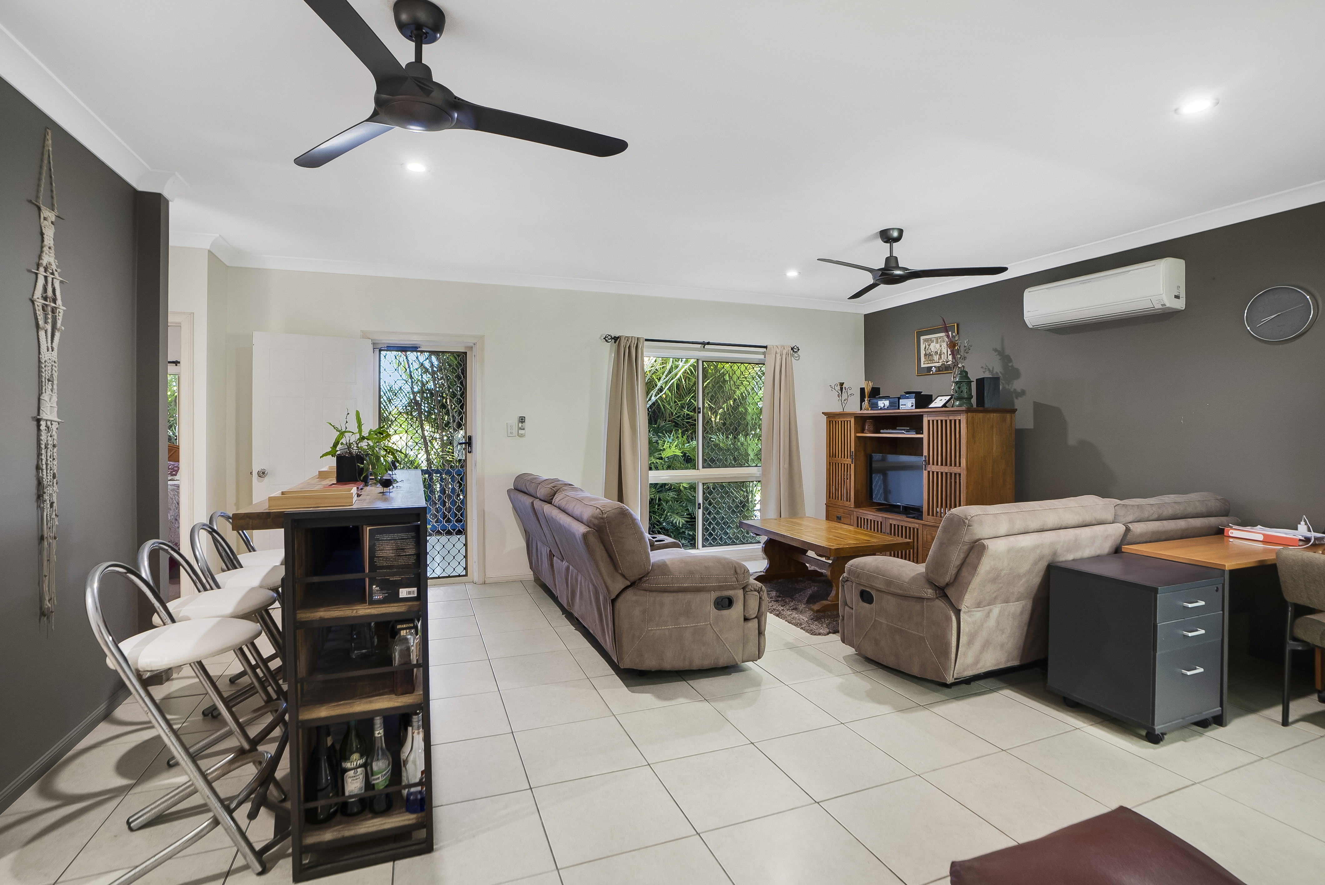 9 Yates Court, White Rock - Thumbnail 4