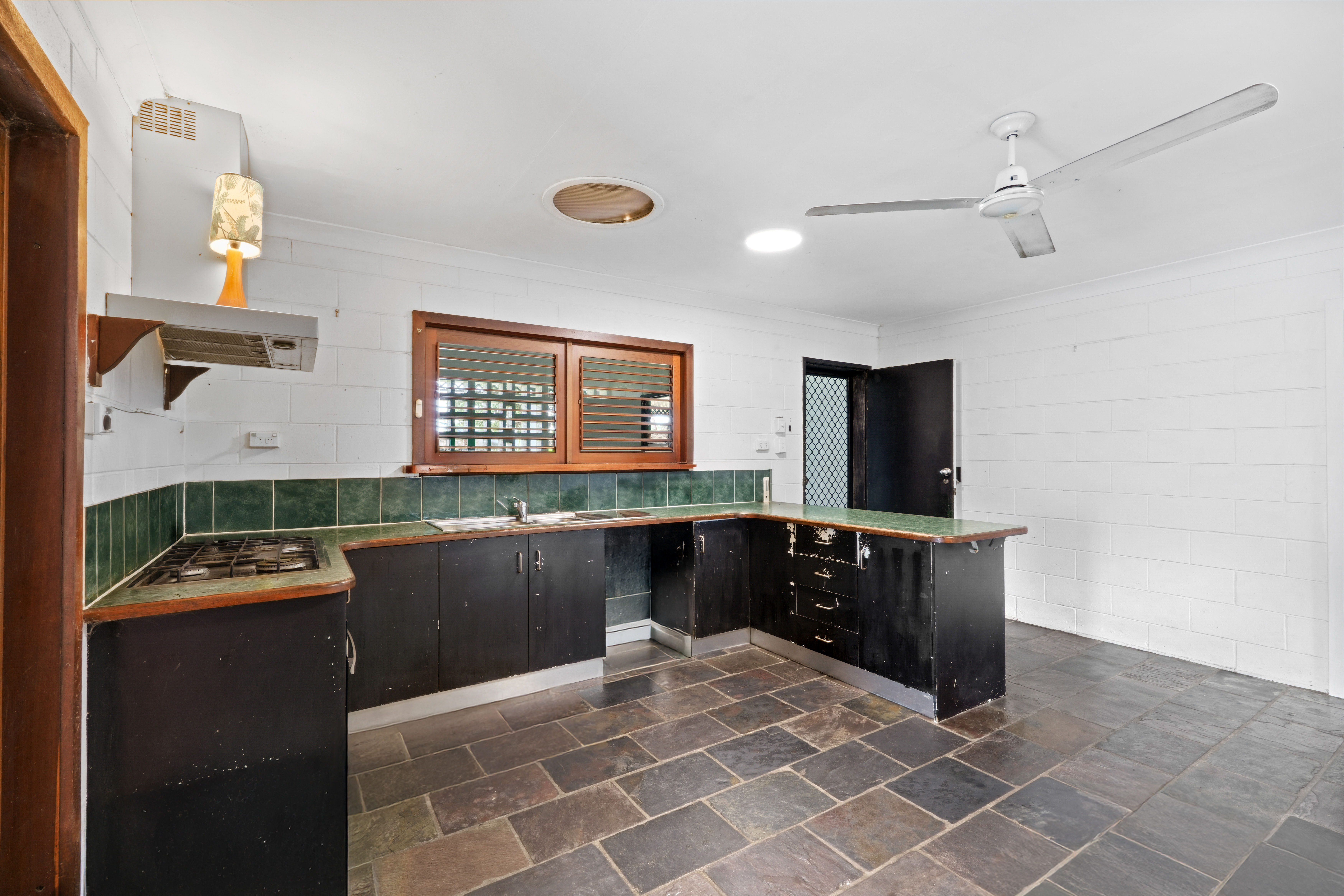 5 Leslie St, Mooroobool - Thumbnail 8