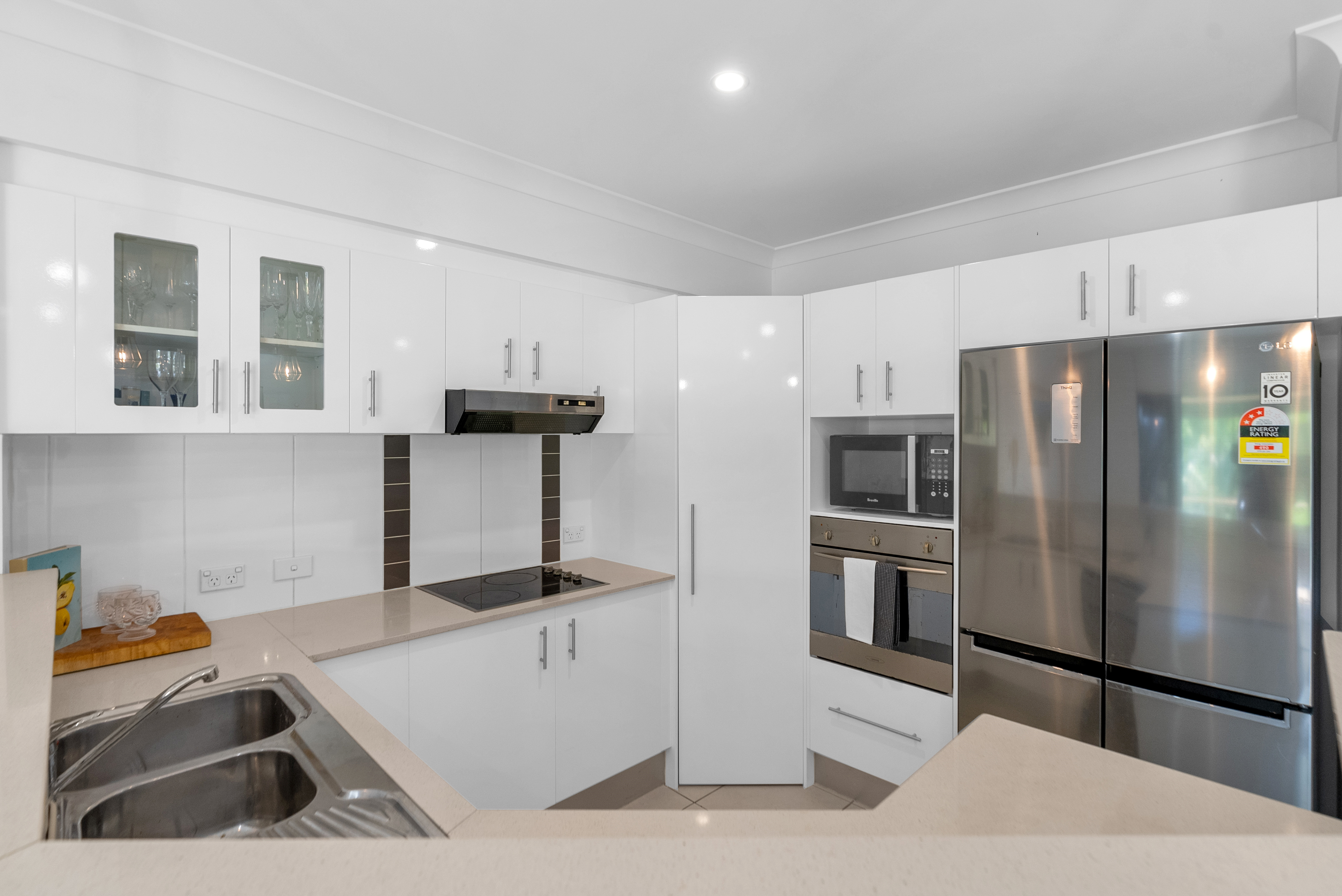 12/1-15 Robson St, Mooroobool - Thumbnail 3