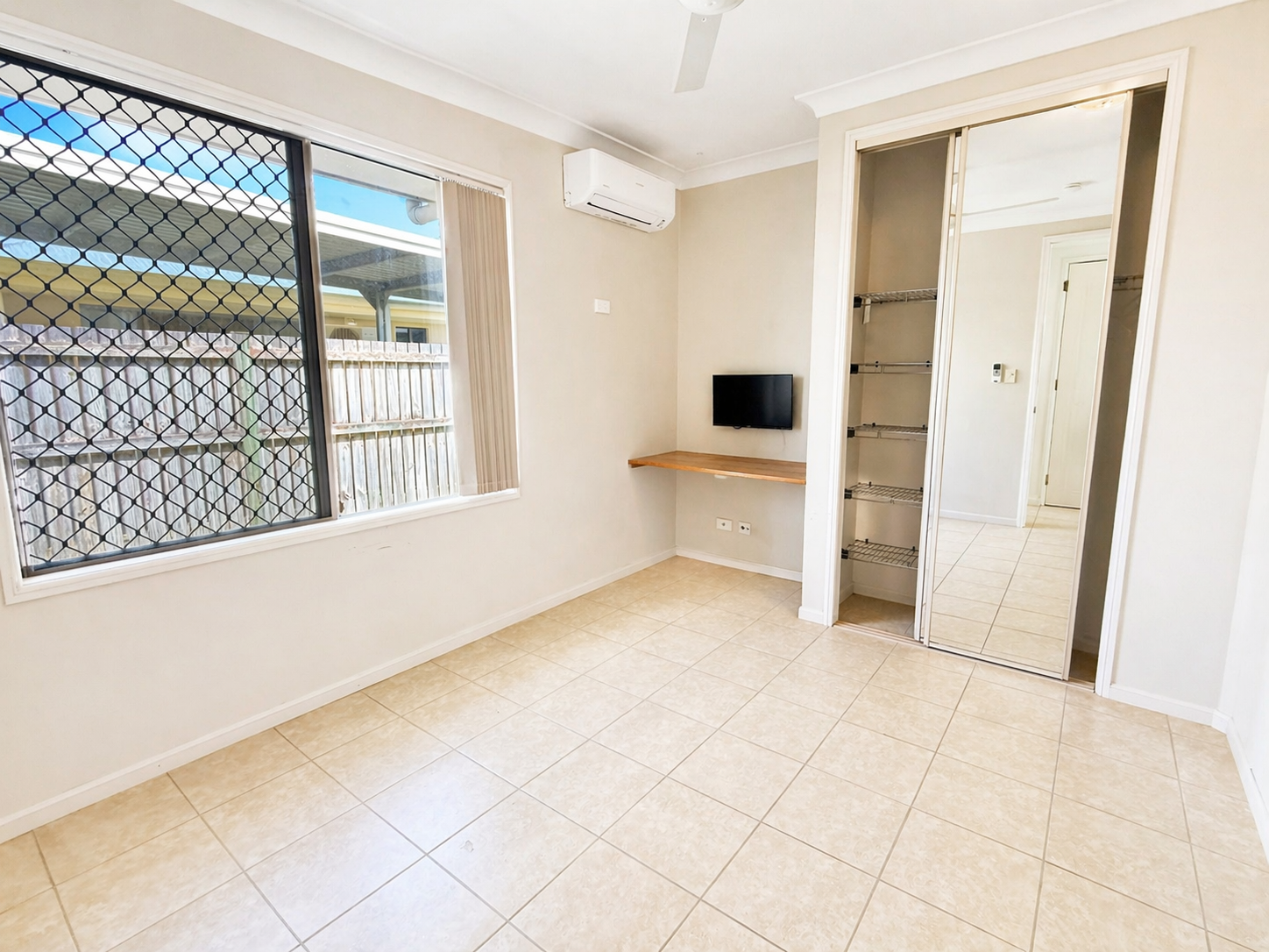 6 Paramount Close, White Rock - Thumbnail 6