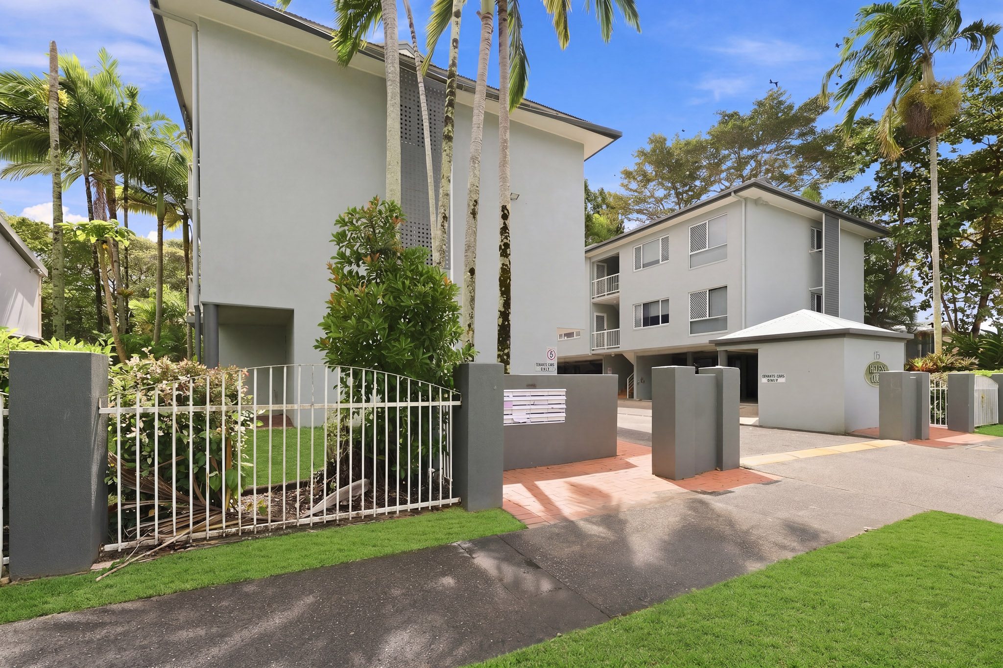 11/176 Hoare St, Manoora - Image 1