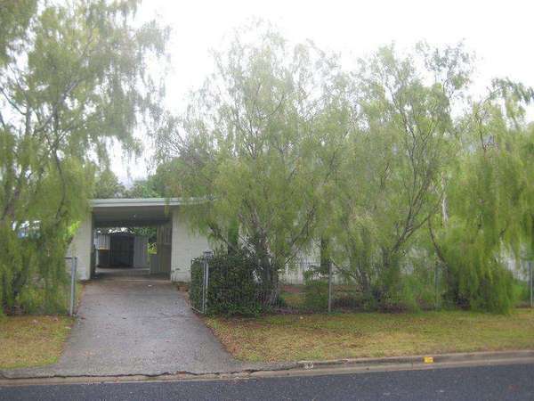 33 Dunbar Street, Mooroobool - Thumbnail 2